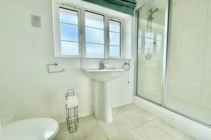En-suite- click for photo gallery